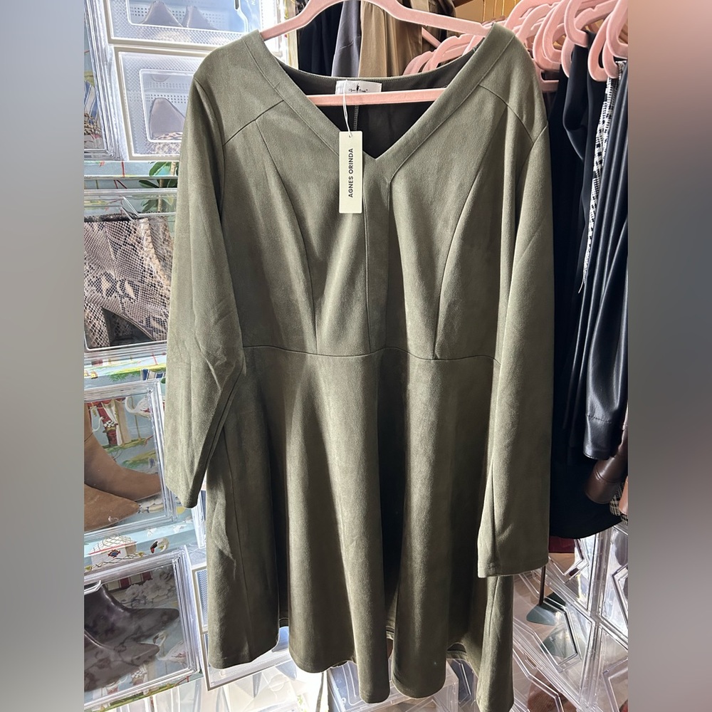 NWT OLIVE GREEN FAUX SUEDE
Dress 2X